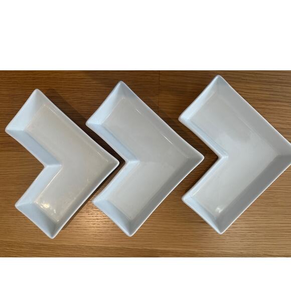 CB2  6"  Set of 3 L Shaped Server Plates 157-344 Excellent - Picture 1 of 6
